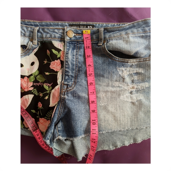 SOLD*One of a Kind!!! Denim Shorts -Hand Altered - Size 13 - Picture 5 of 5